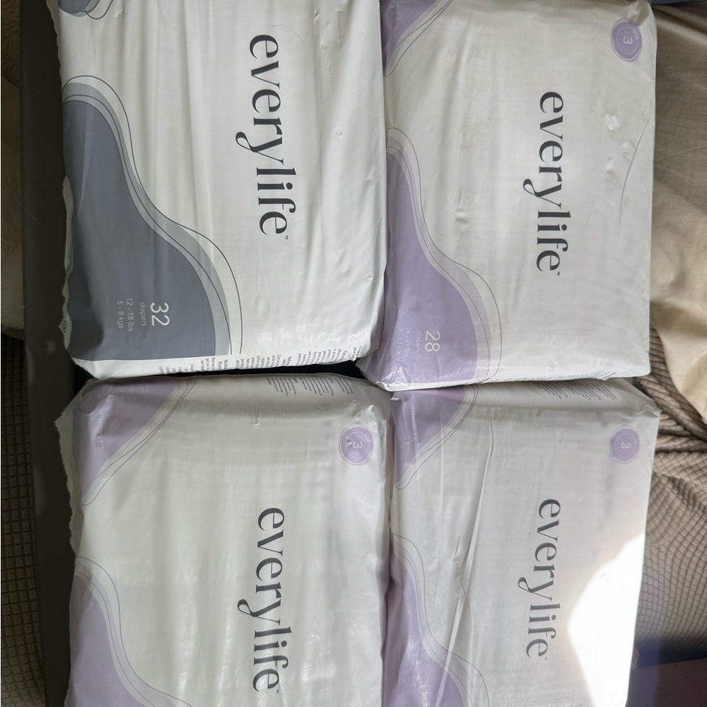 NWT Everylife diapers